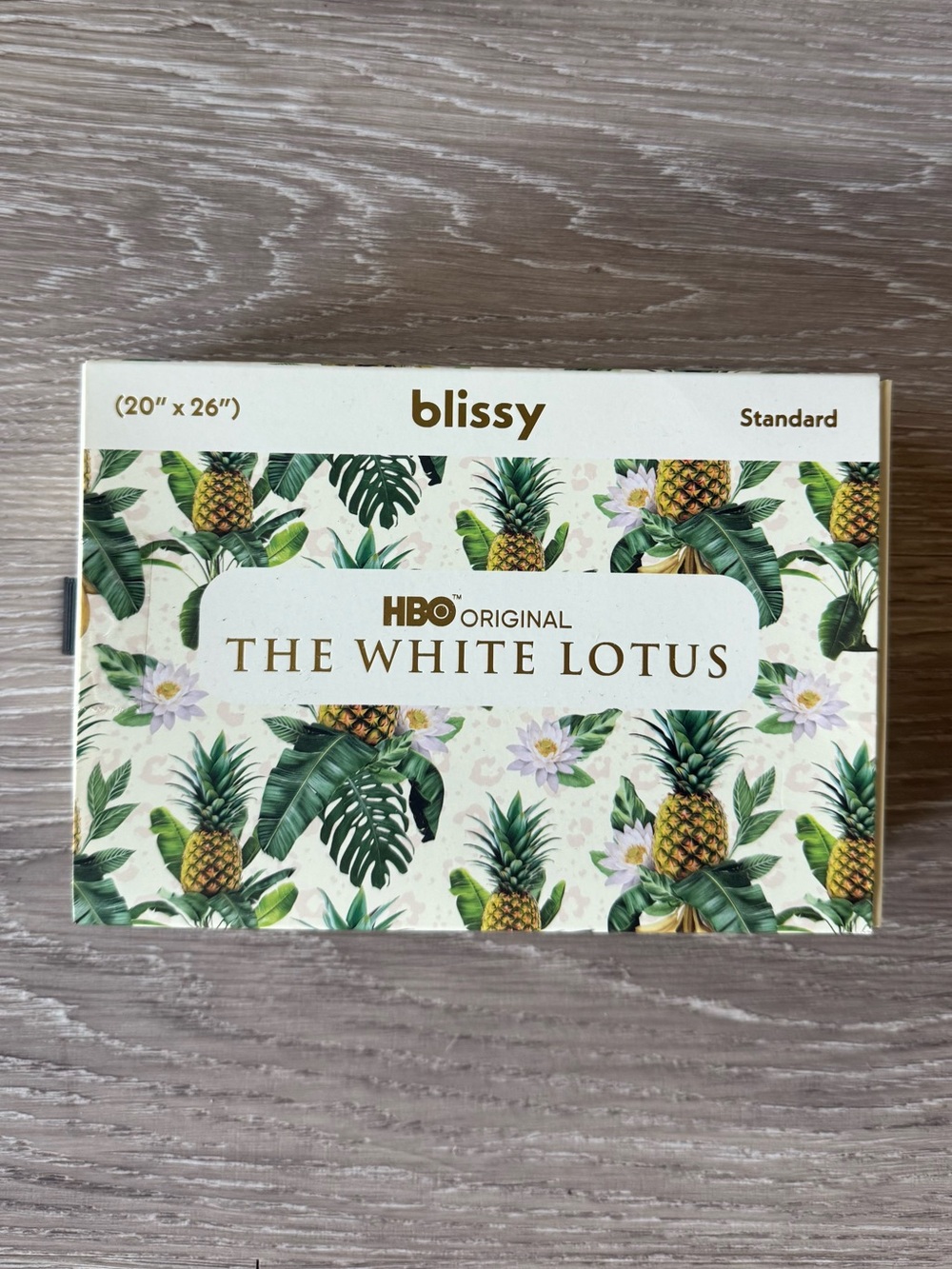blissy 'The White Lotus' Pillowcase - Tropical Pineapple Print